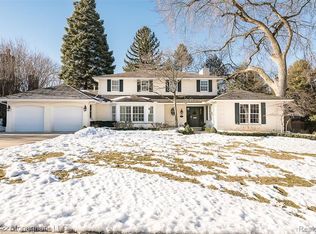 235 Vendome Rd, Grosse Pointe Farms, MI 48236