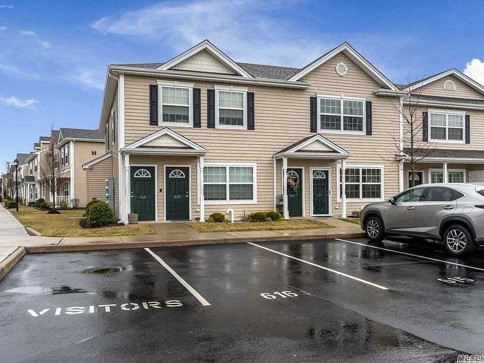 1st image of 613 Willow Ln #613