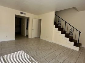 3318 E Sierra Madre Ave