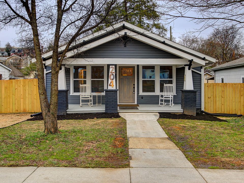 1st image of 204 E Quincy Ave