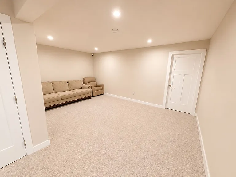 805 Llanelli Dr — Photo 44