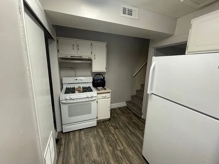 520 N Dexter St — Photo 11