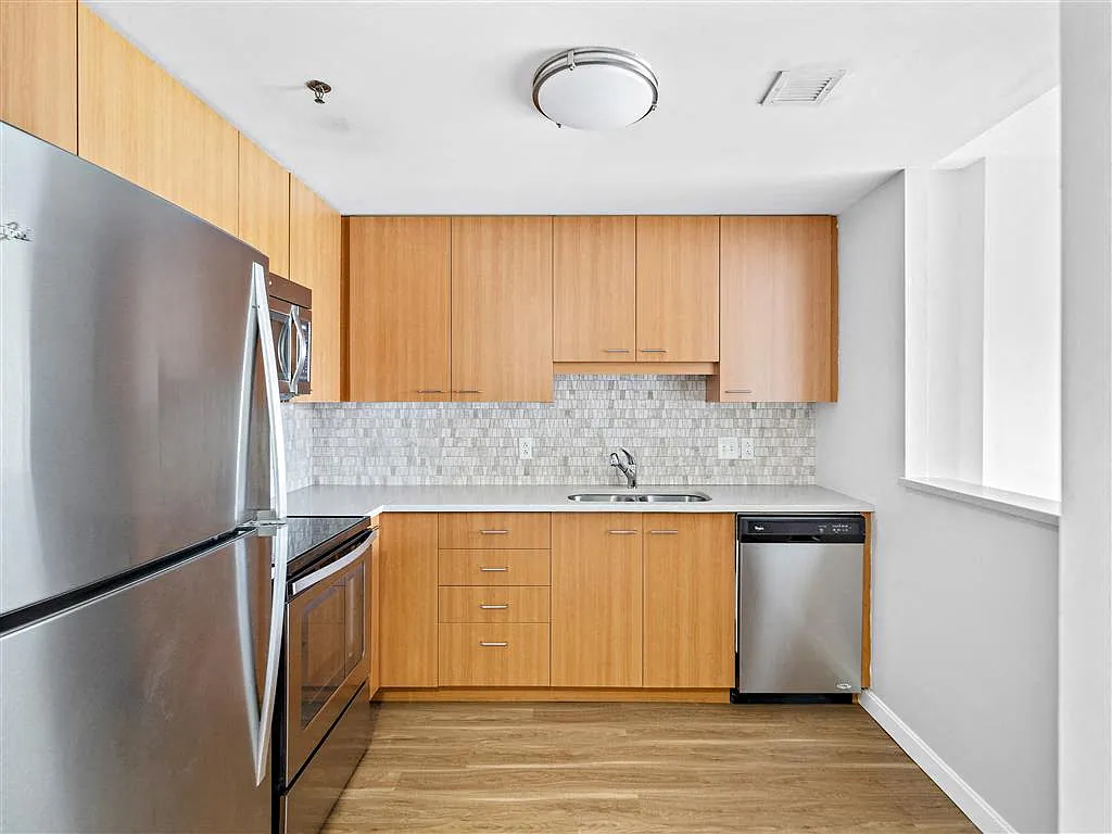 91 Sidney — Photo 4