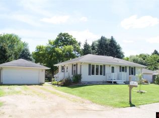 504 Turner Dr, Henderson, MN 56044