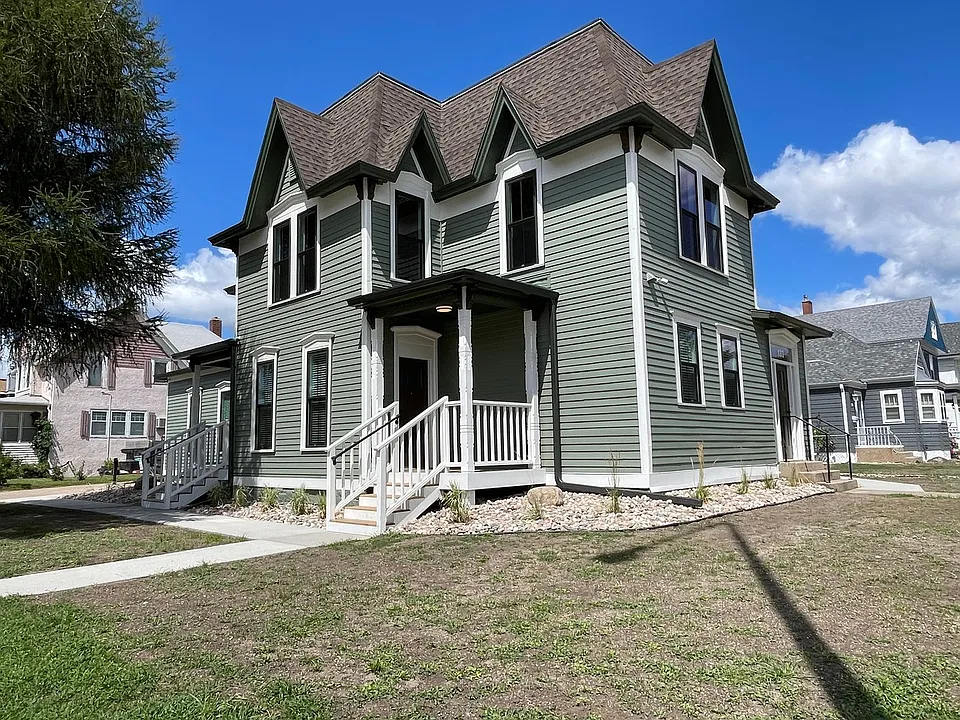 133 S Prairie Ave