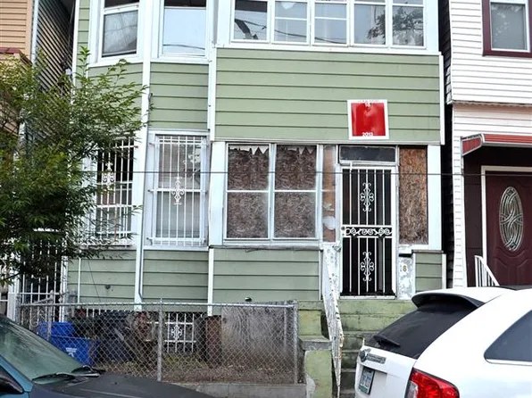 18 McDougall St, Jersey City, NJ 07304