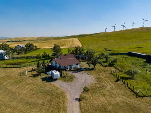 1411 Broadview St #3, Pincher Creek, AB T0K 1W0
