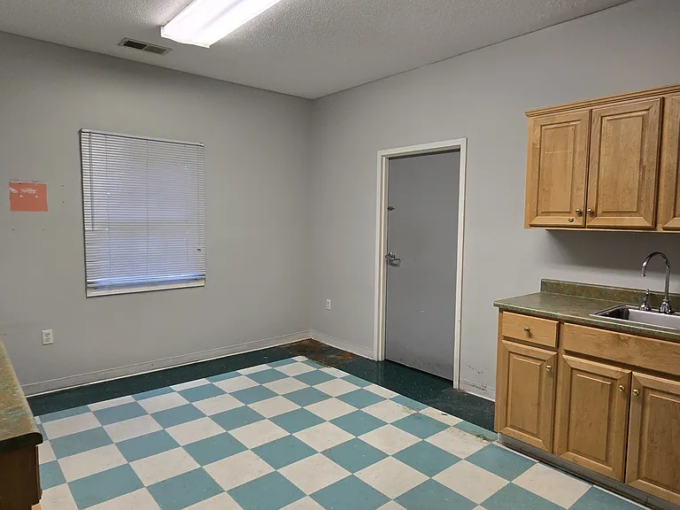 502 E General Stewart Way #1 — Photo 3