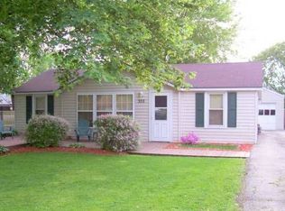 553 S Webster St, Aurora, IL 60505