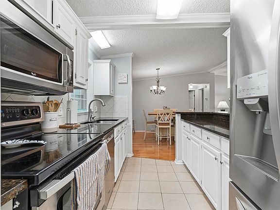 4th image of 2892 Palm Rd.