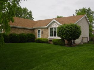 853 Berkshire Pl, Crete, IL 60417