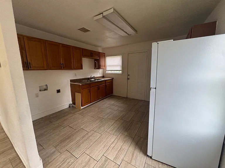 1230 N 12th St — Photo 5
