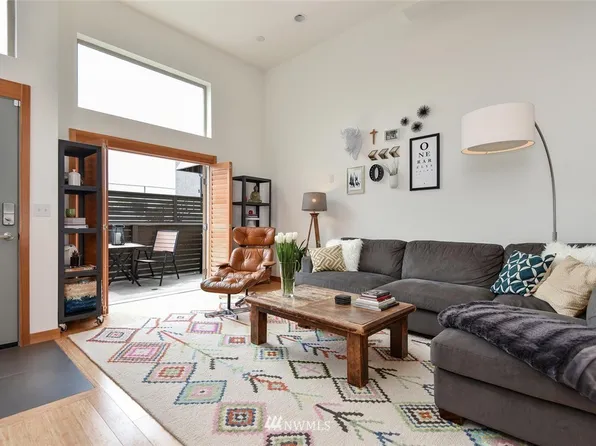 5232 California Ave SW Unit D, Seattle, WA 98136