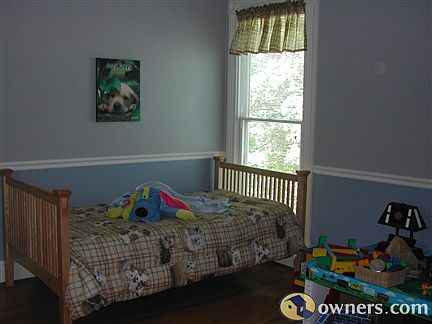 Walk thru Bedroom