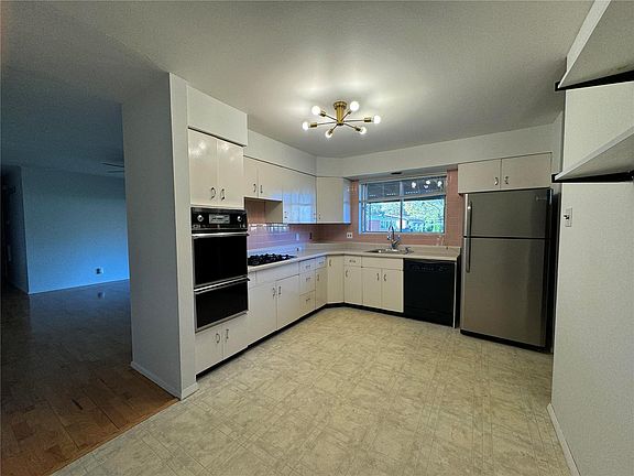 5th image of 1169 Mesa Dr