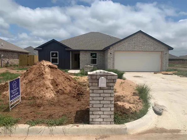 205 NW Sandstone Ave, Cache, OK 73527