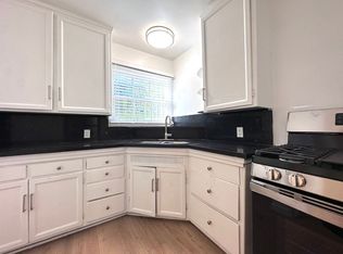 Updated Apartment Unit with Stylish Upgrades, North Hollywood, CA 91601