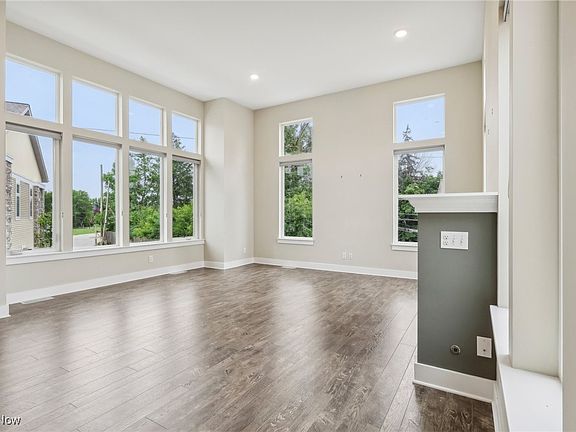 4th image of 3210 Van Aken Blvd