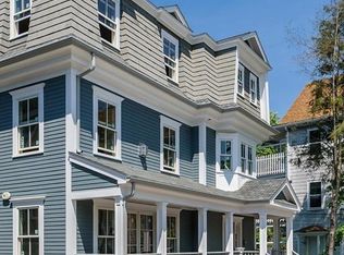 681 Hammond St, Brookline, MA 02467