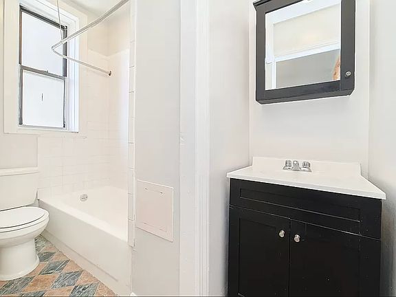 5th image of 337 E 95th St APT 3r