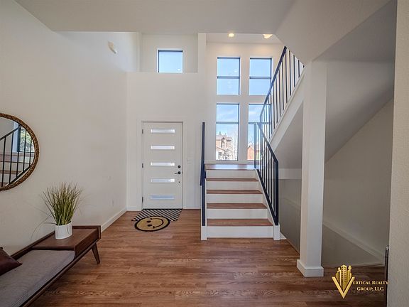 3rd image of 751 W 57th St