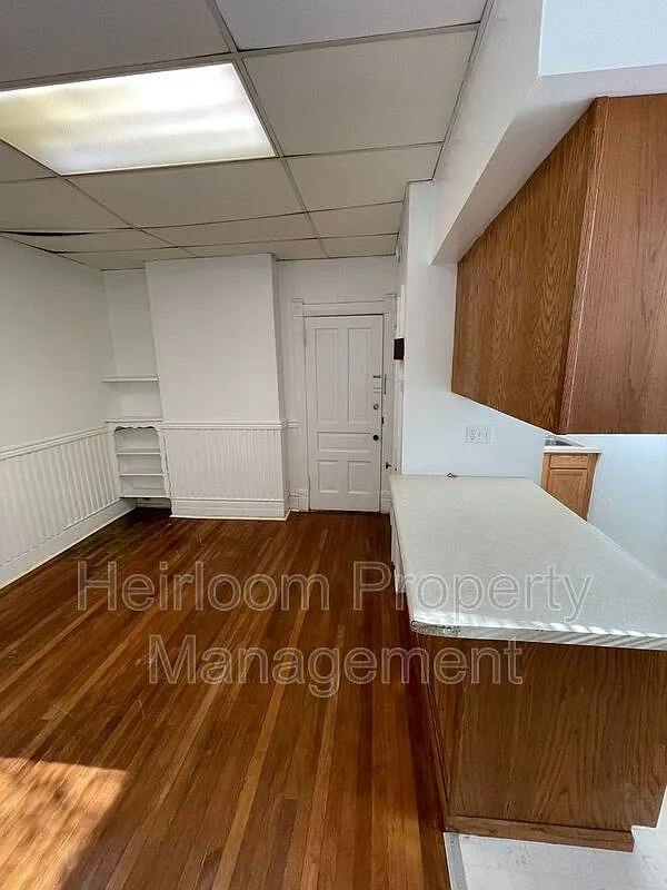 Studio, 1.0 bath, 260 sqft, $800 — Photo 3