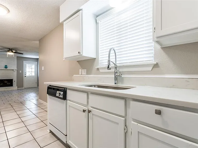 2311 Burleson Rd #B — Photo 12