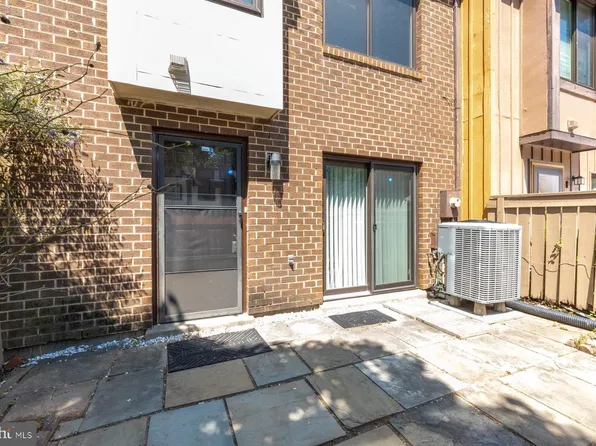 9900 Forest View Pl, Montgomery Village, MD 20886