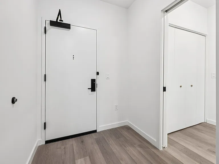 130 Monitor Street — Photo 12