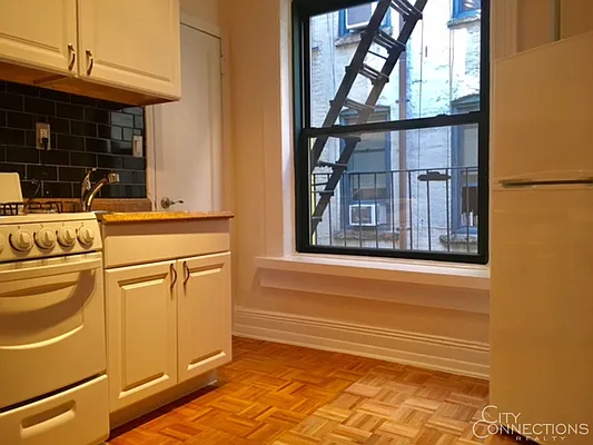 Rented by City Connections Realty | media 12