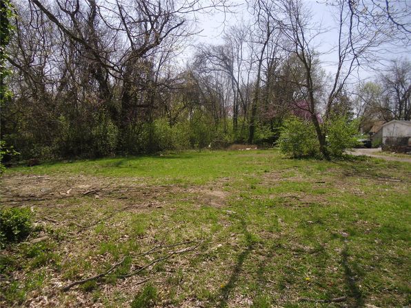6 N 95th St, Belleville, IL 62223
