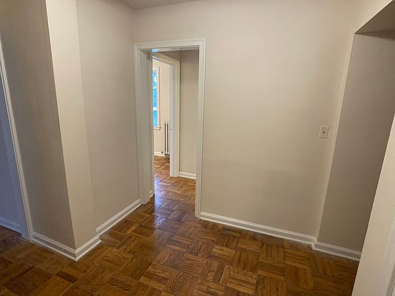 4th image of 2856 Thornhill Rd