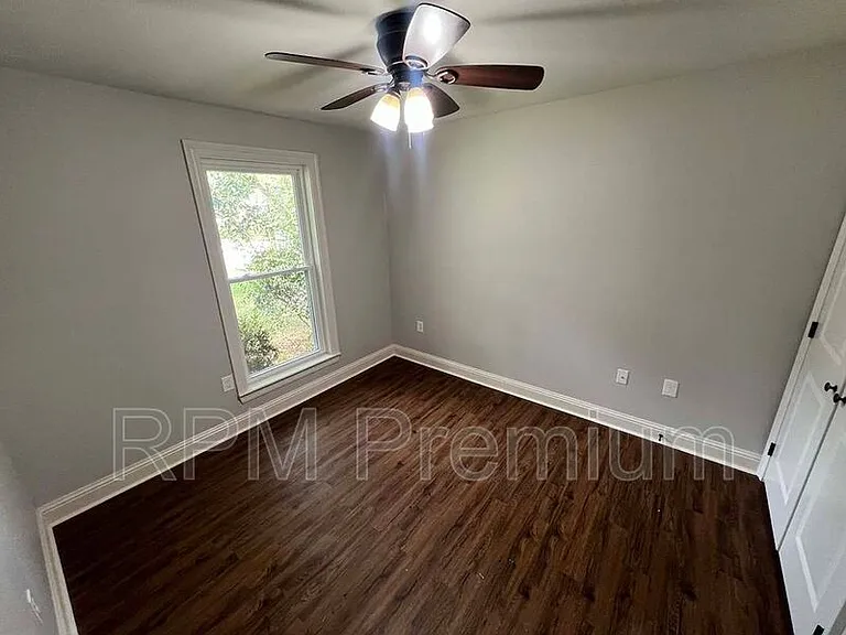 13235 Country Park Ave — Photo 33