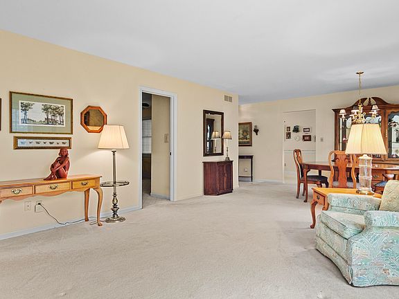 5th image of 8678 Kelly Dr