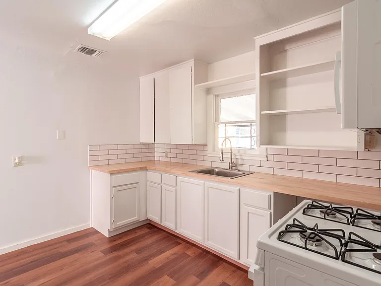 1610 Lennon Ave — Photo 11