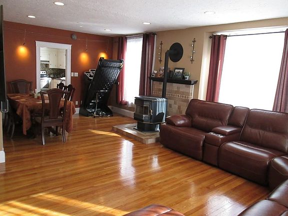 4th image of 140 Highland Ave