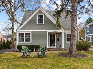 235 Parkview Rd, Glenview, IL 60025