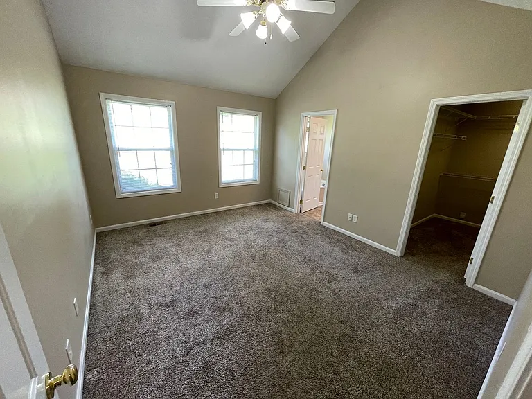 92 N Country Dr — Photo 8