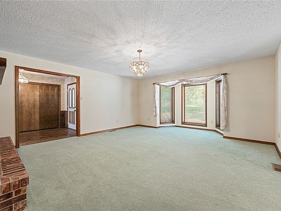 4th image of 490 Quail Ridge Rd