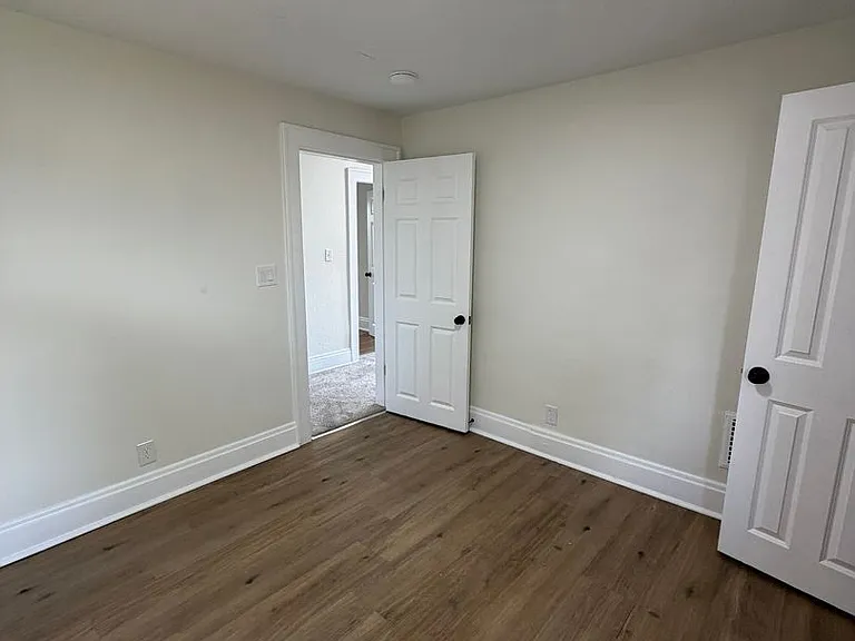 423 Sheldon Ave — Photo 13