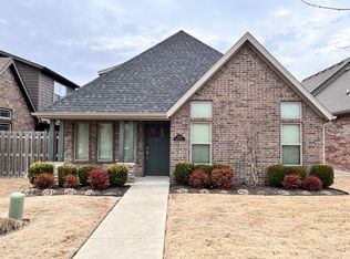 3300 SW Stonepoint Ave, Bentonville, AR 72712