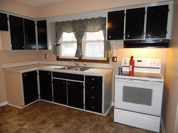 5th image of 3820 N Union St