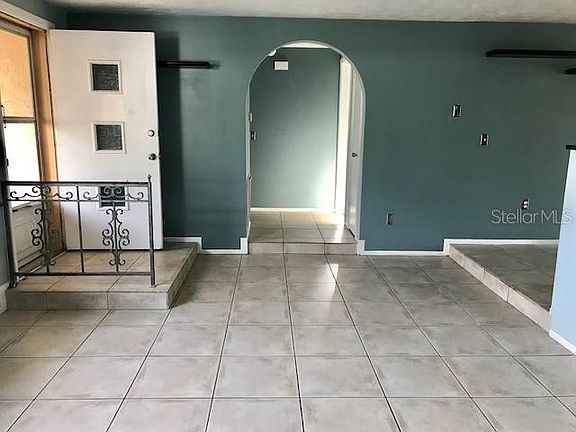 3rd image of 28 Oak Ave