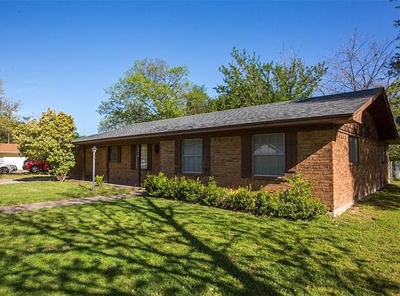 2nd image of 2616 Tanglewood Dr