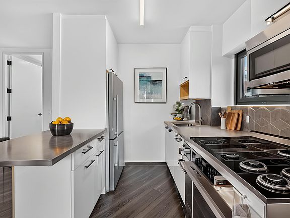 2nd image of 250 E Houston St #9C