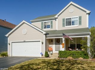 2211 Periwinkle Ln, Naperville, IL