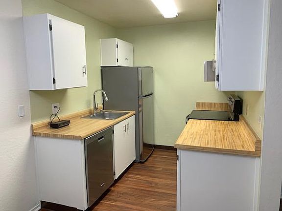 3rd image of 404 Boardwalk Ave APT 11