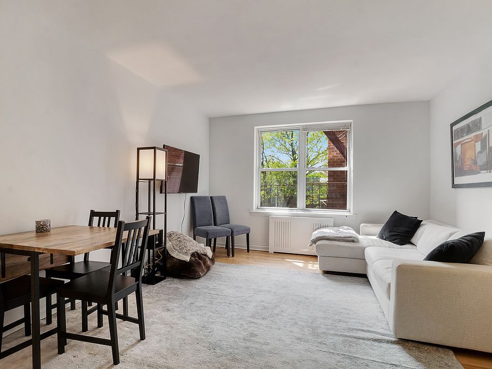 1st image of 3925 51st St APT 2D