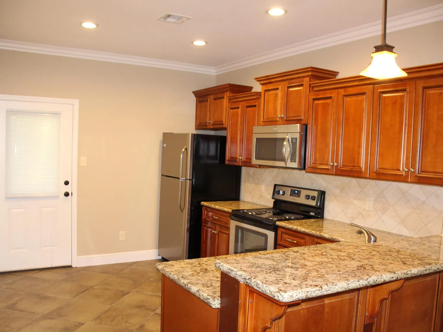 1015 Chambley Way — Photo 3