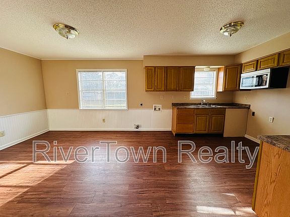 4th image of 2853 Briarwood Dr